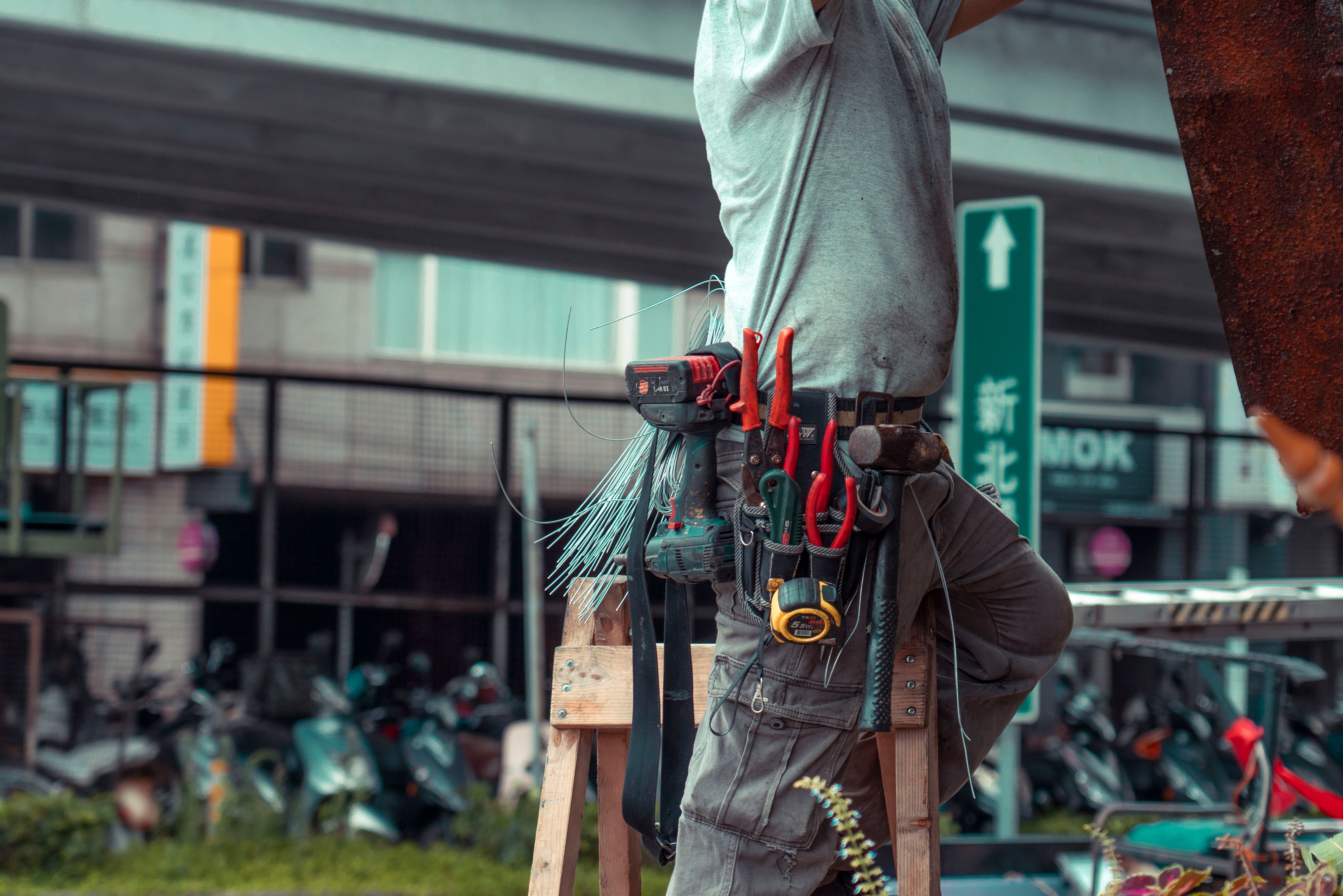 Moseldan tradesperson with tools on site
